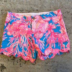 Lilly Pulitzer, 5” buttercup, scalloped shorts, size 2